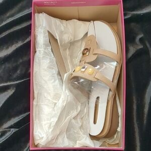 Naturalizer Beige and Gold Slide Sandals